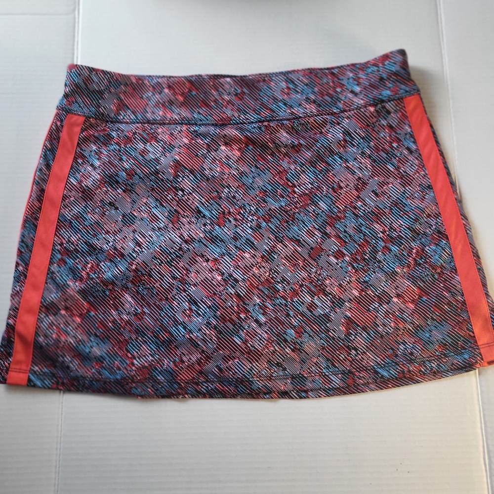PGA Tour Patterned Mini Skort with Red Accents